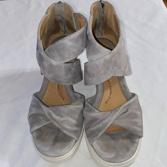 Sofft Gray Wedge Leather Suede Wo size 7 Back ankle zipper criss cross straps - Picture 12 of 12